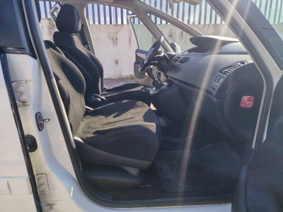 Citroen Grand C4 Picasso 1.6 e-HDi 115 Exclusive (10)