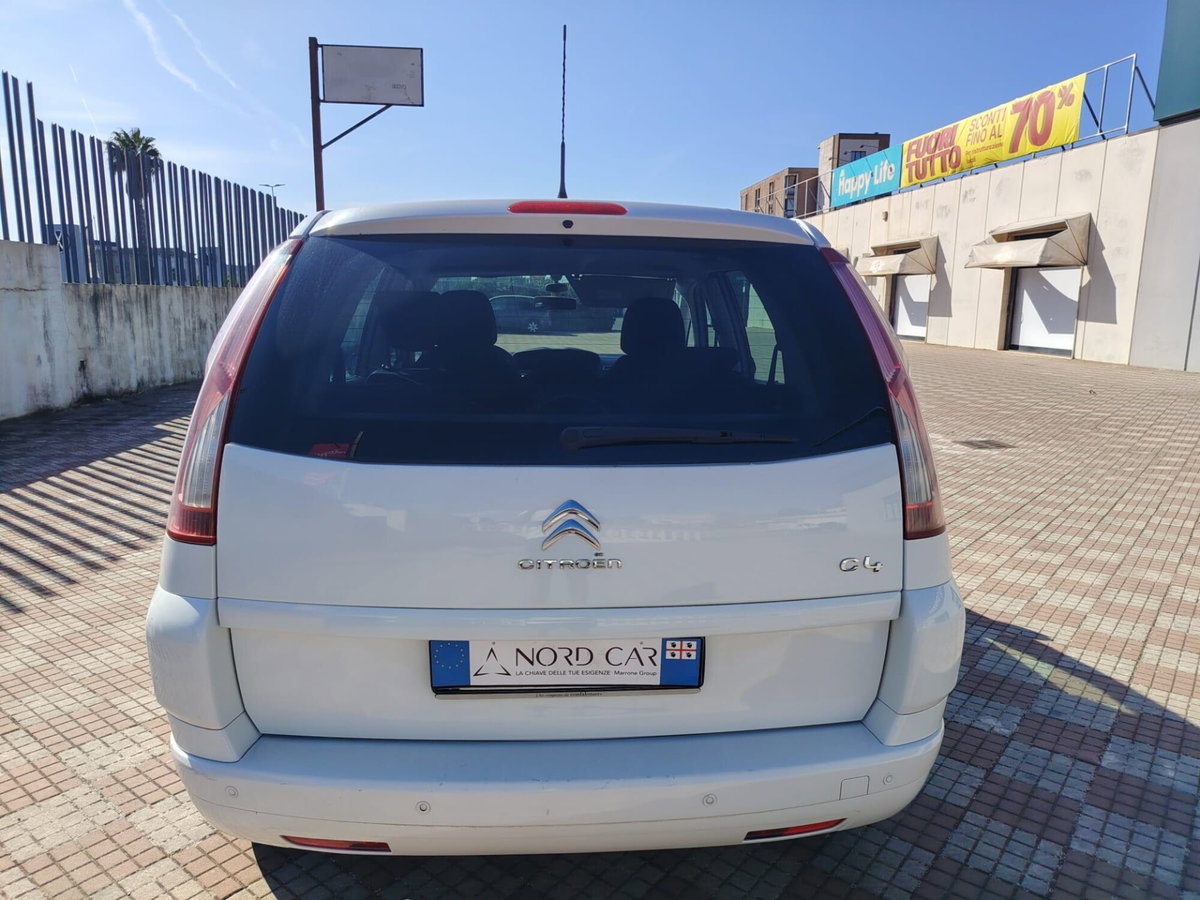 Citroen Grand C4 Picasso 1.6 e-HDi 115 Exclusive (7)