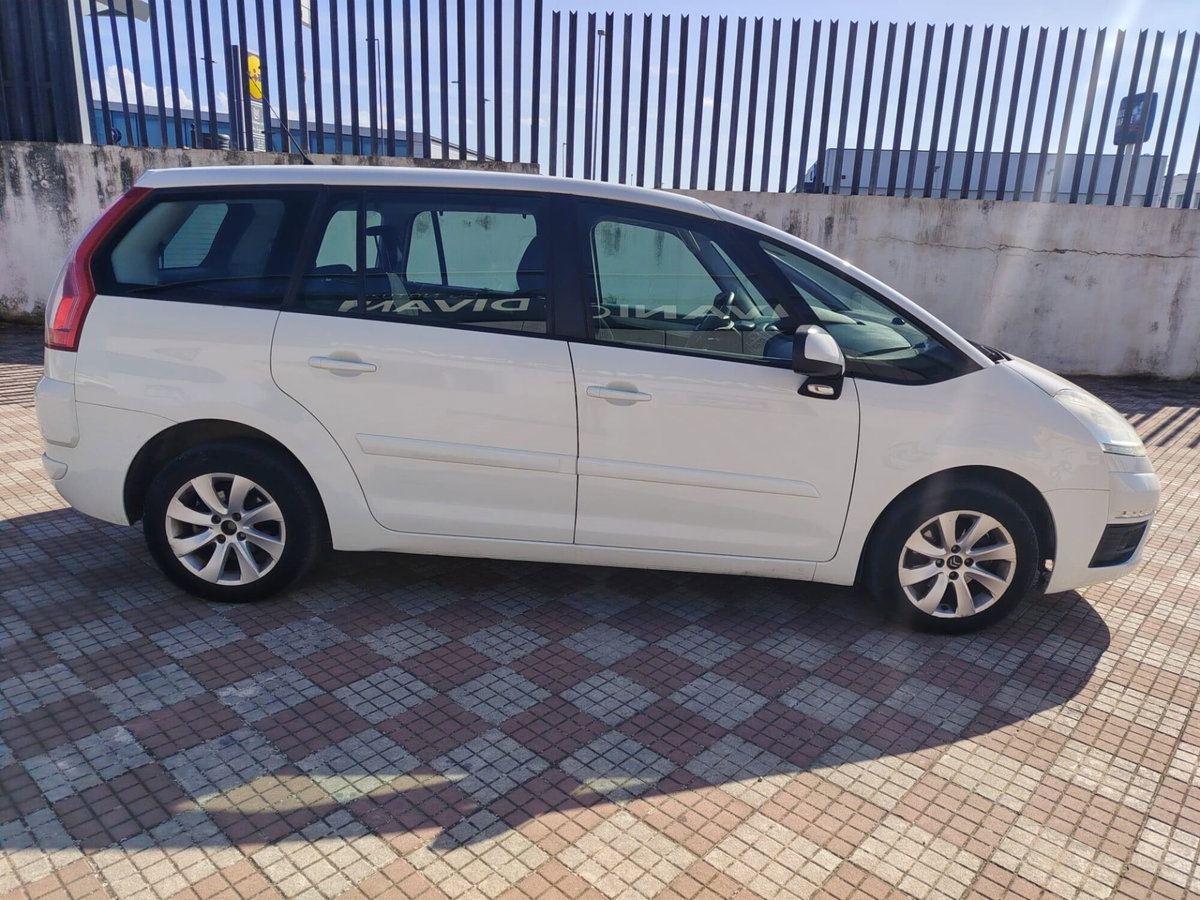 Citroen Grand C4 Picasso 1.6 e-HDi 115 Exclusive (9)