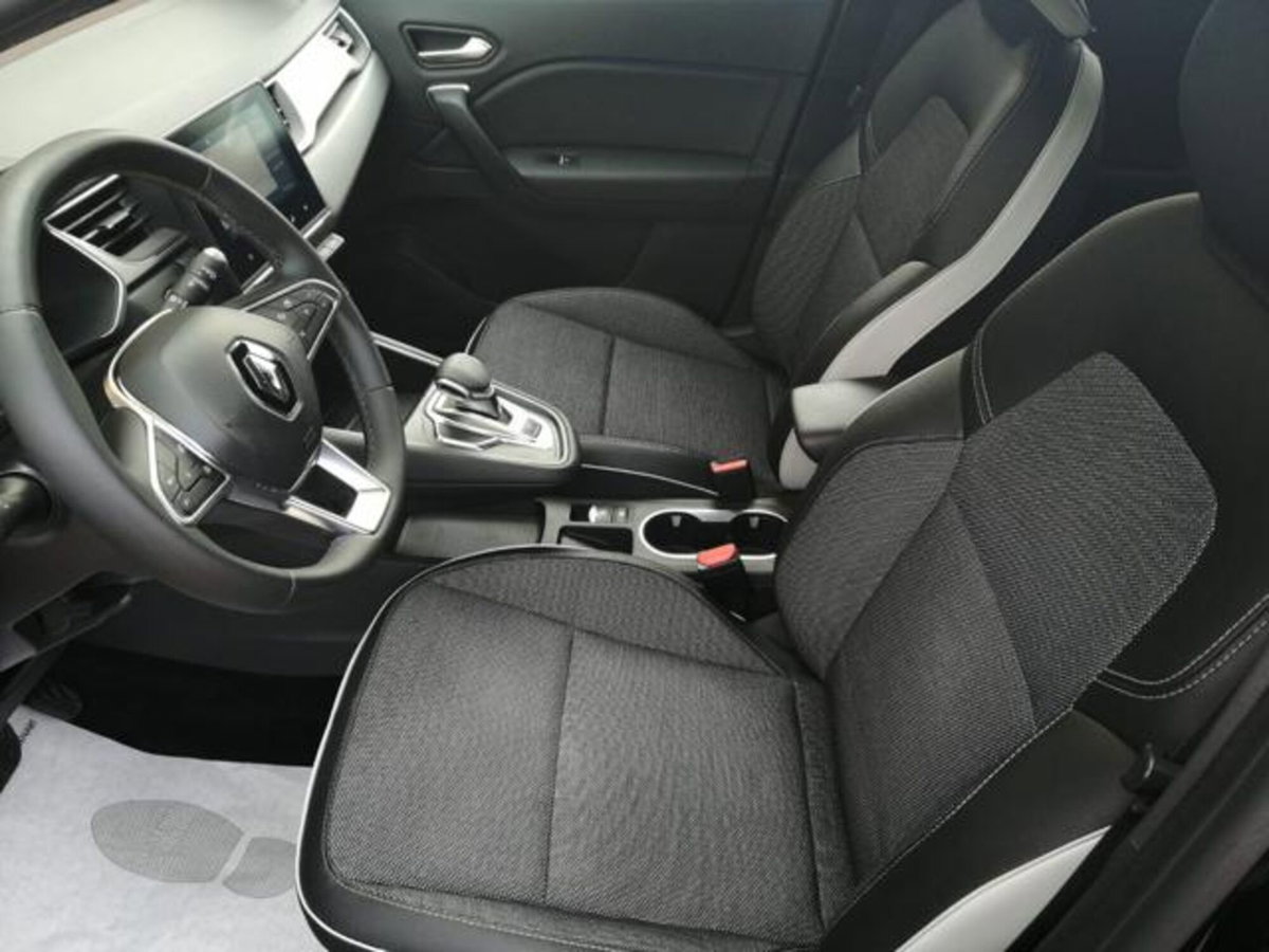 Renault Captur Plug-in Hybrid E-Tech 160 CV Intens (6)