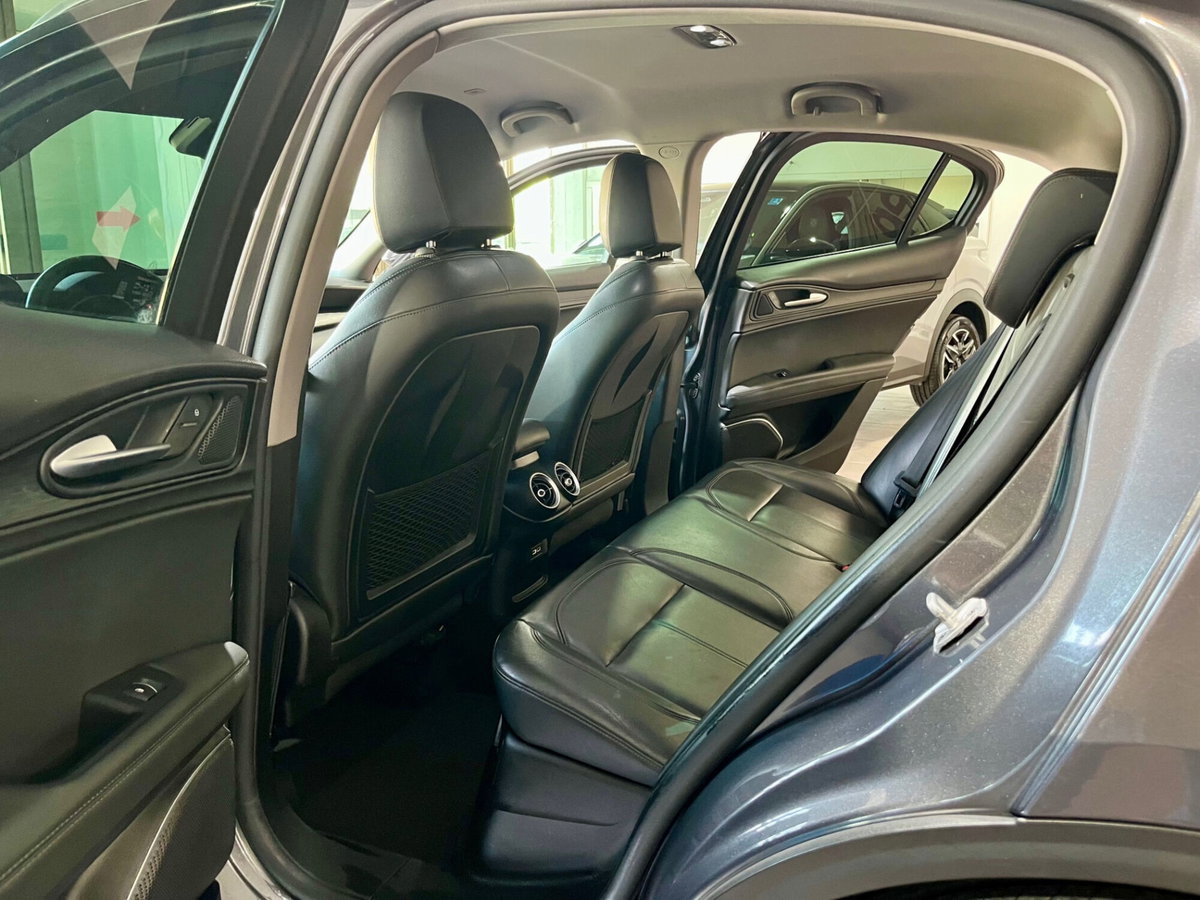 Alfa Romeo Stelvio Stelvio 2.2 Turbodiesel 210 CV AT8 Q4 Executive (9)
