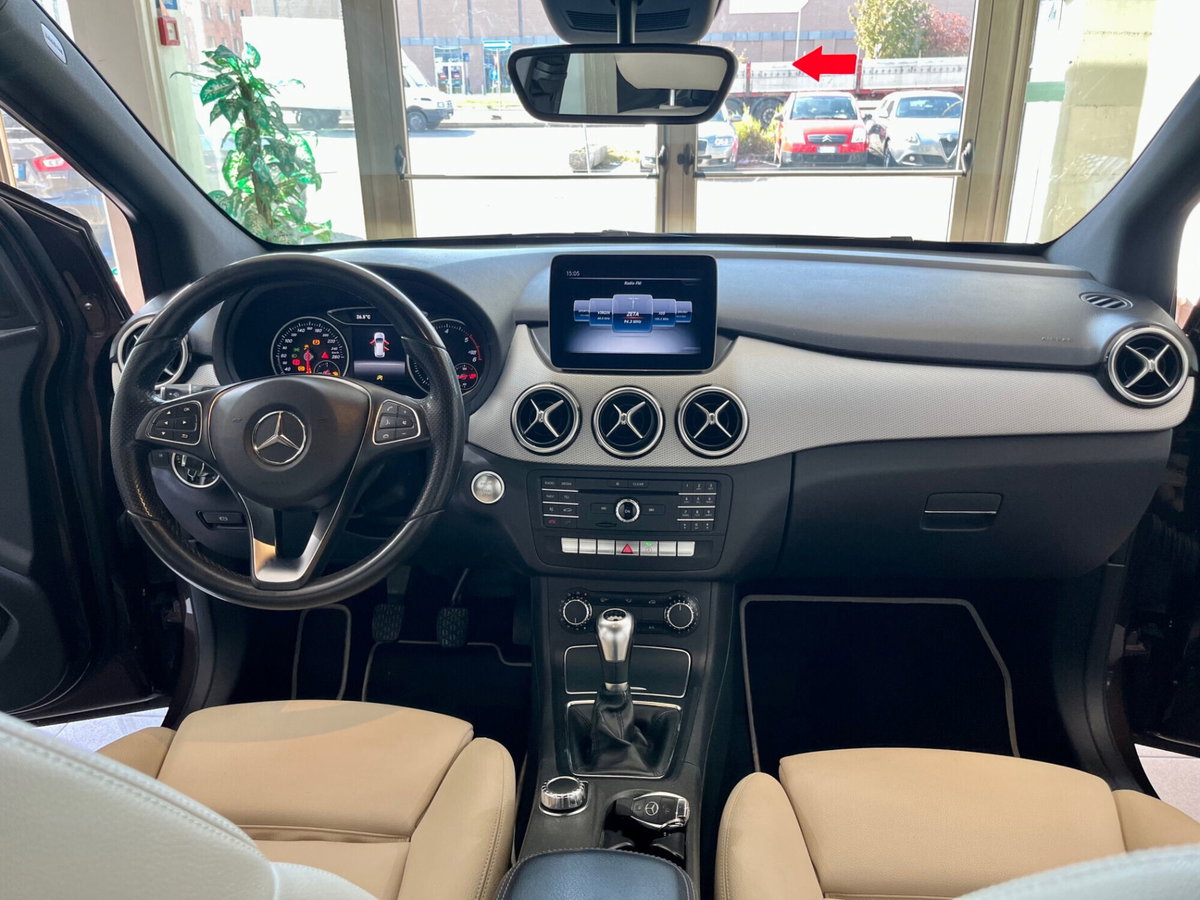 Mercedes-Benz Classe B 180 d Premium (8)