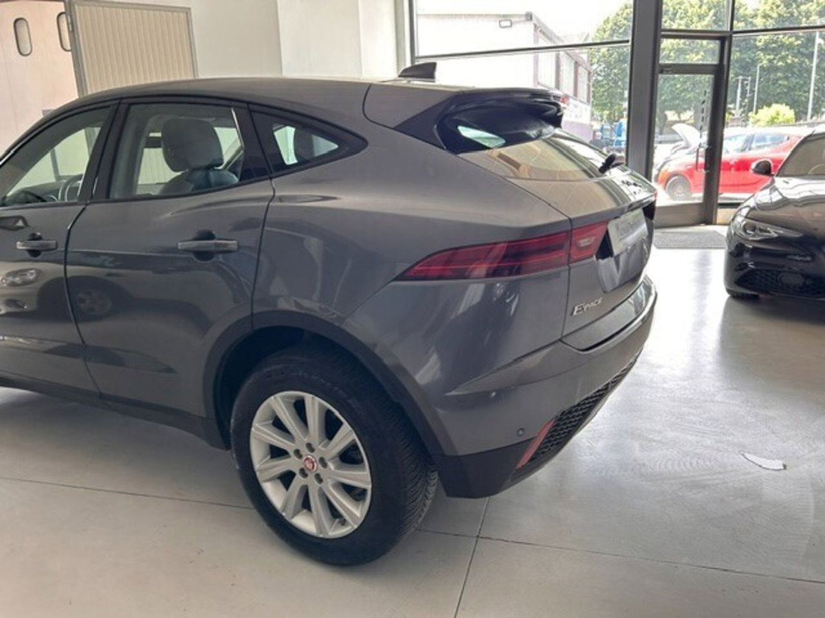 Jaguar E-Pace 2.0D 150 CV AWD aut. (11)