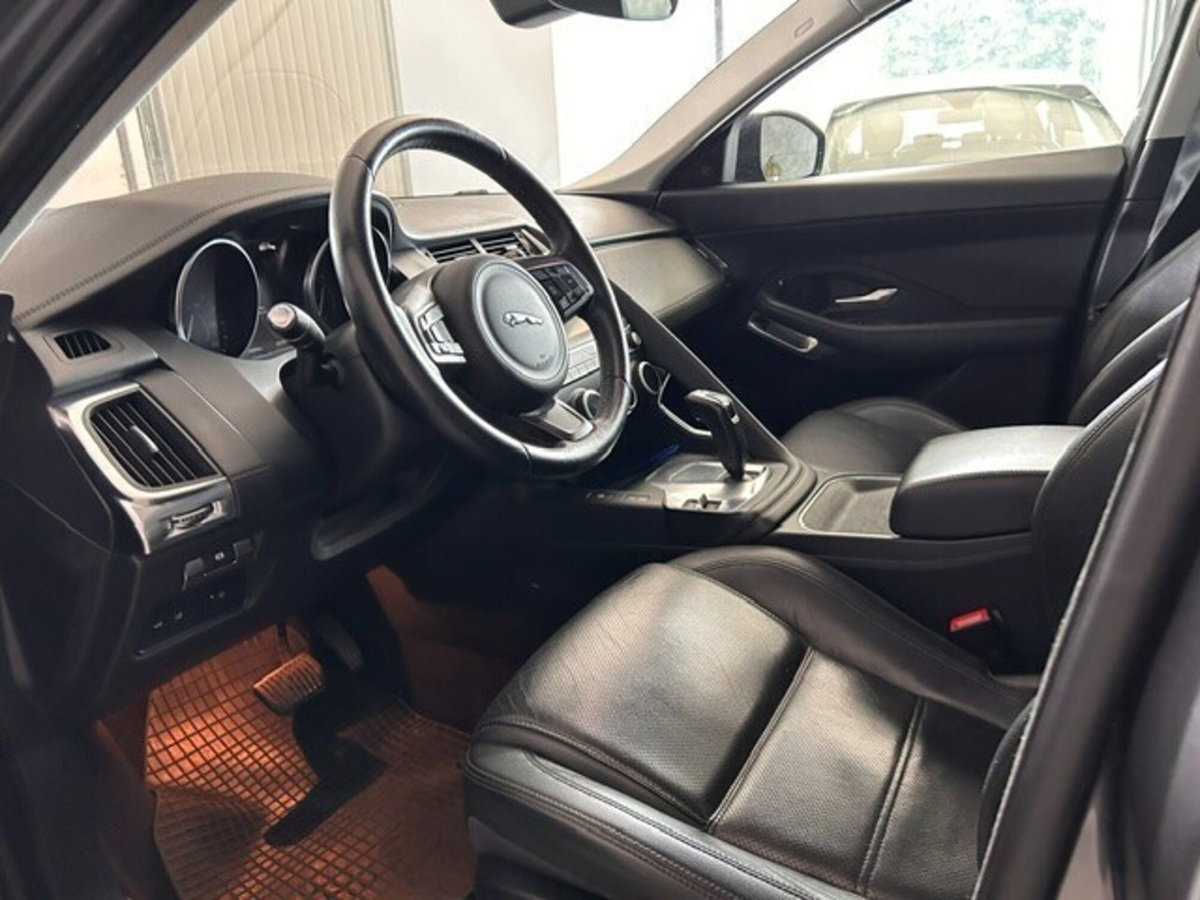 Jaguar E-Pace 2.0D 150 CV AWD aut. (14)