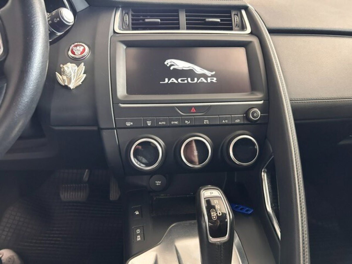 Jaguar E-Pace 2.0D 150 CV AWD aut. (16)