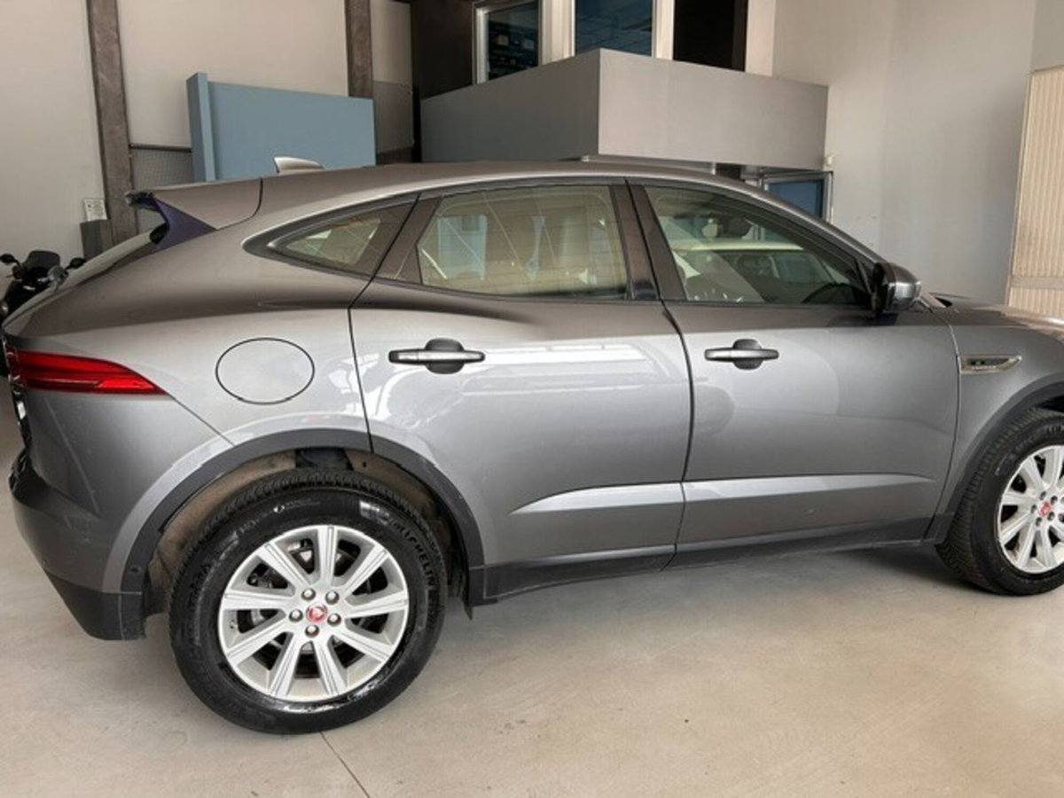 Jaguar E-Pace 2.0D 150 CV AWD aut. (8)