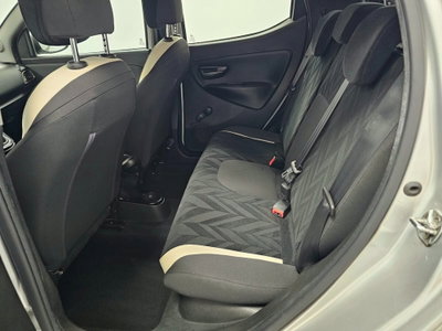 Lancia Ypsilon 1.2 69 CV 5 porte Platinum (14)