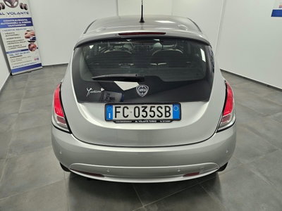 Lancia Ypsilon 1.2 69 CV 5 porte Platinum (18)