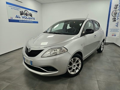 Lancia Ypsilon 1.2 69 CV 5 porte Platinum (2)