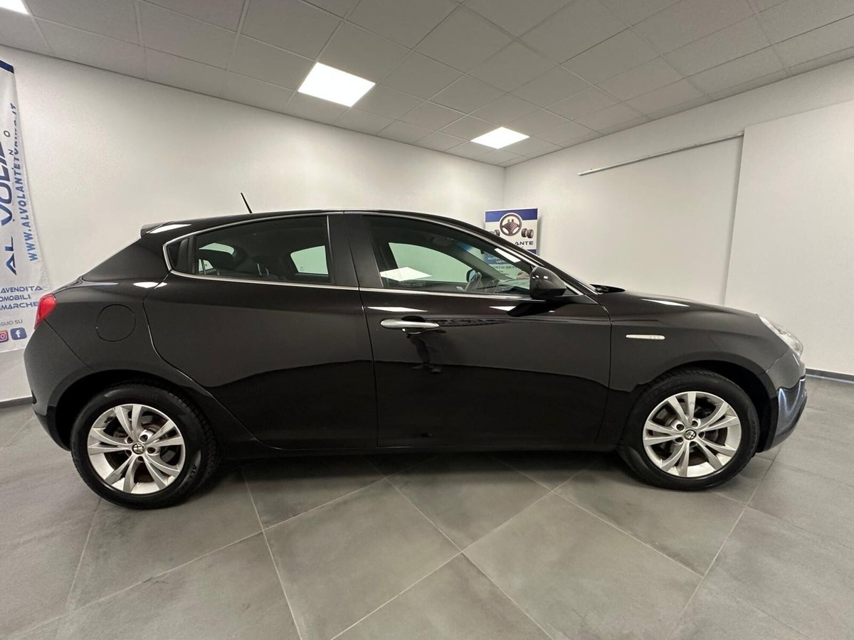 Alfa Romeo Giulietta 1.6 JTDm-2 Progression c/CL (5)