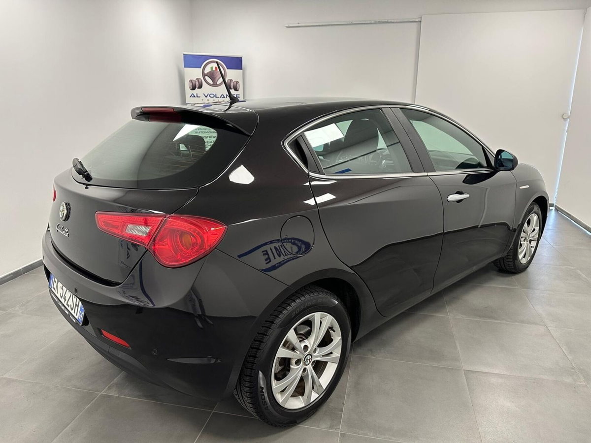 Alfa Romeo Giulietta 1.6 JTDm-2 Progression c/CL (9)