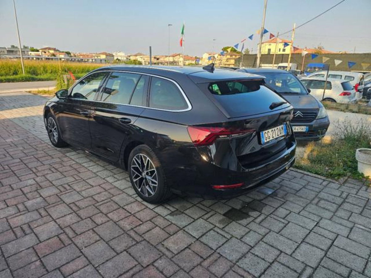 Skoda Octavia 1.5 G-TEC DSG Style (3)