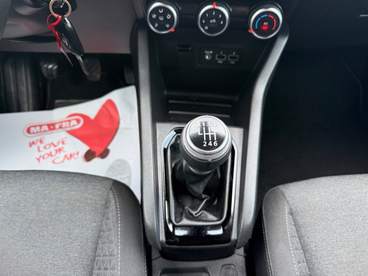 Renault Clio TCe 90 CV 5 porte Business (14)