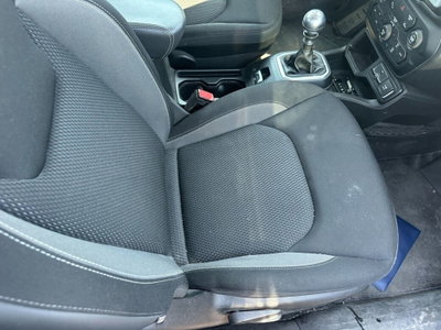 Jeep Renegade 1.6 Mjt 130 CV Limited (17)