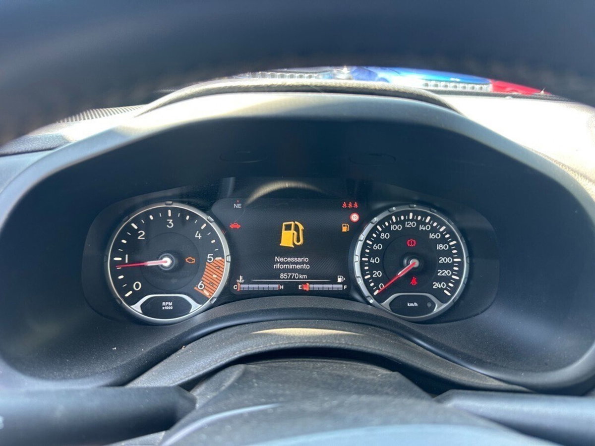 Jeep Renegade 1.6 Mjt 130 CV Limited (8)