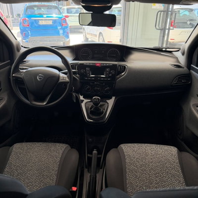 Lancia Ypsilon 1.0 FireFly 5 porte S&S Hybrid Gold Plus (10)