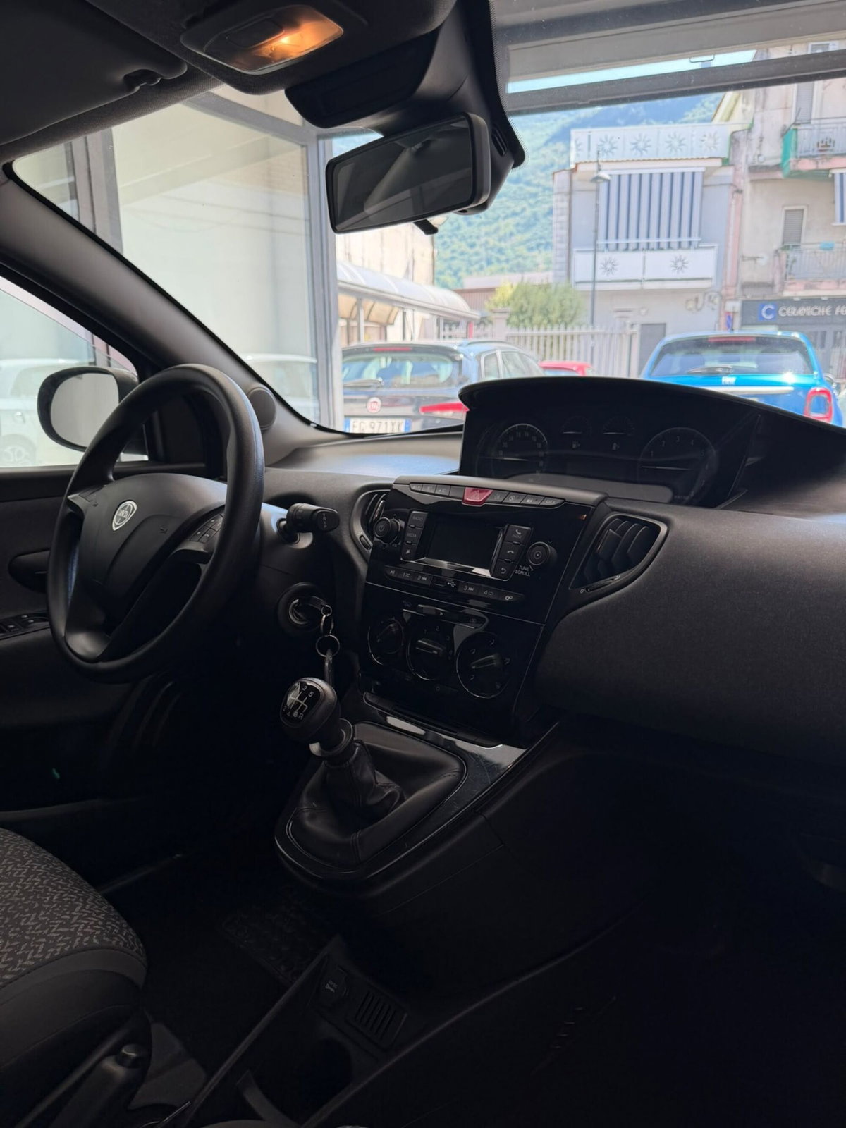 Lancia Ypsilon 1.0 FireFly 5 porte S&S Hybrid Gold Plus (11)