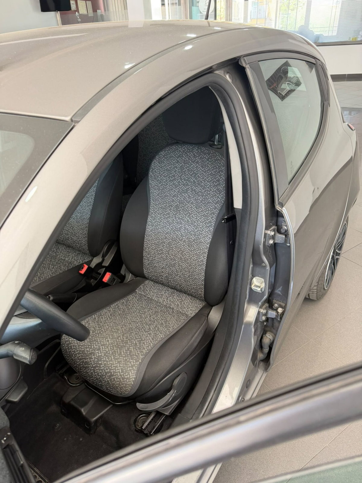 Lancia Ypsilon 1.0 FireFly 5 porte S&S Hybrid Gold Plus (13)
