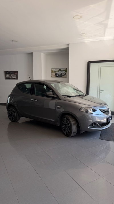 Lancia Ypsilon 1.0 FireFly 5 porte S&S Hybrid Gold Plus (4)