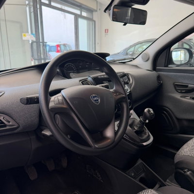 Lancia Ypsilon 1.0 FireFly 5 porte S&S Hybrid Gold Plus (9)