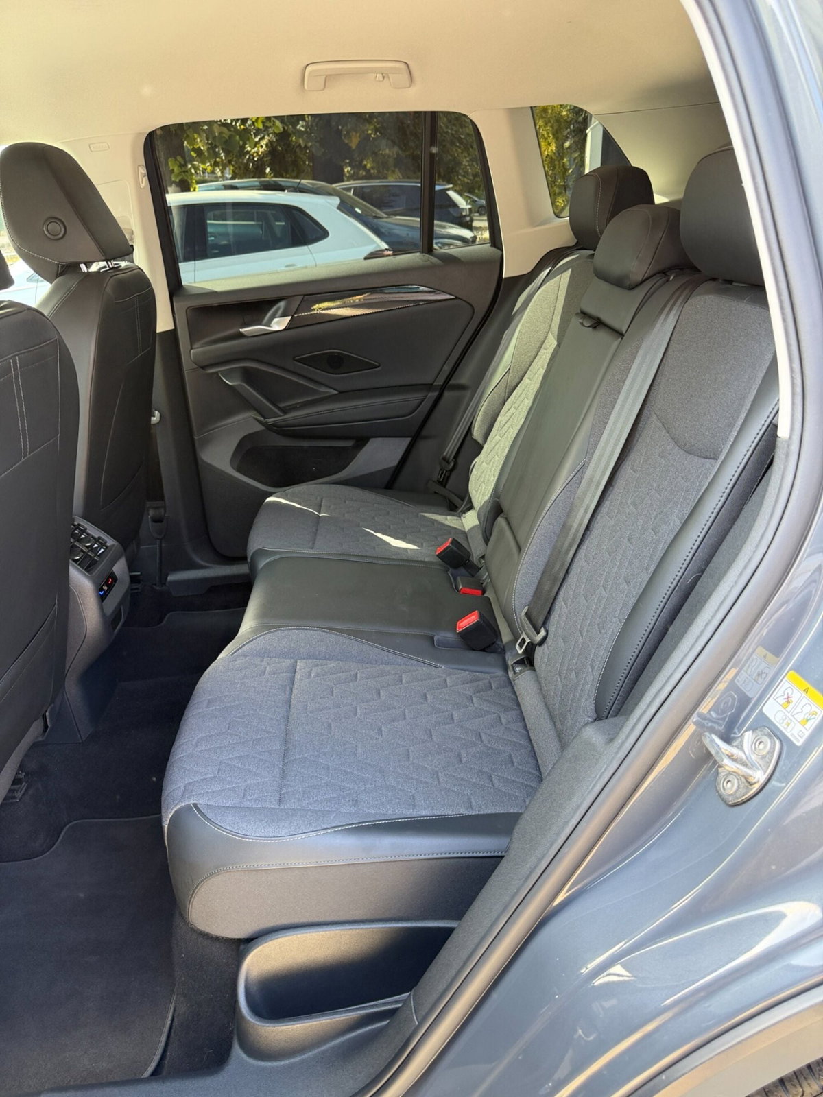 Volkswagen Tiguan 2.0 tdi Edition 150cv dsg (12)
