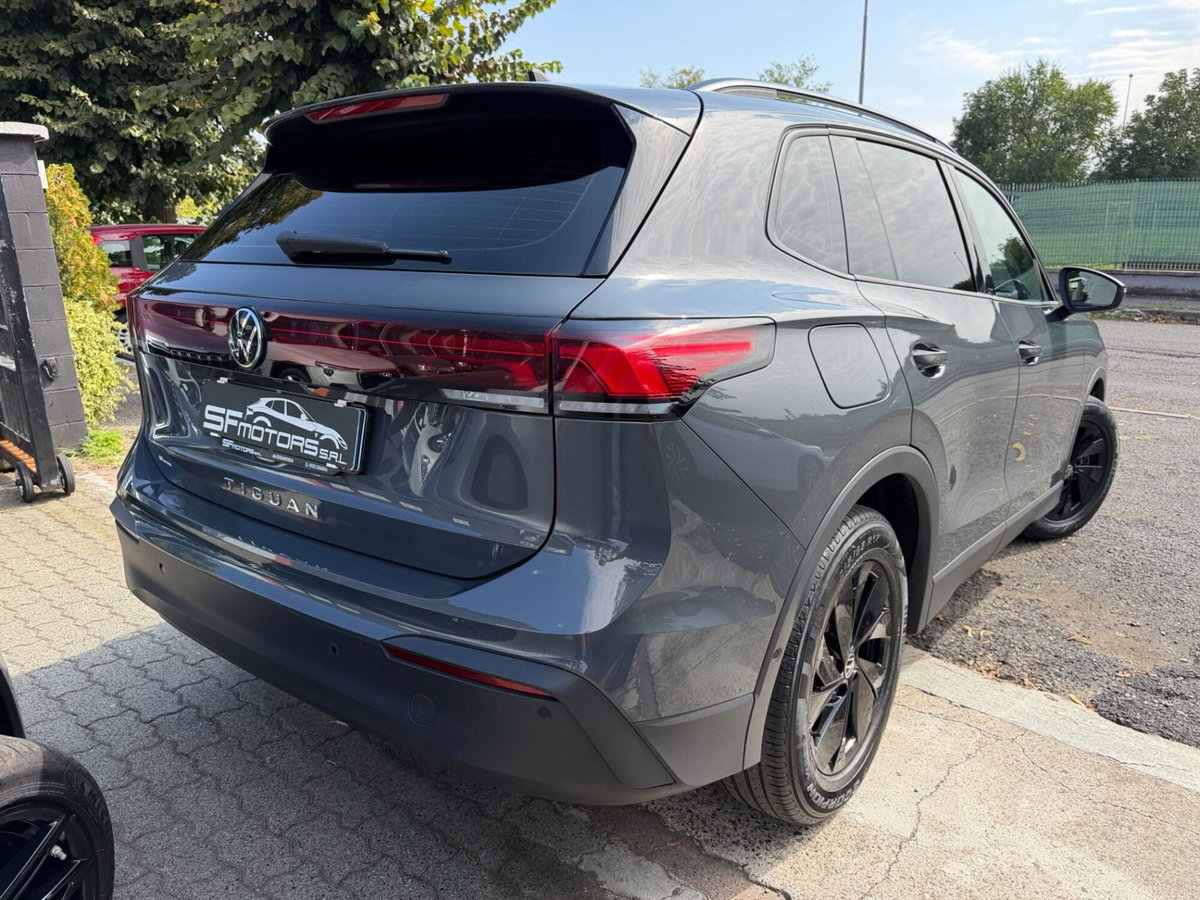 Volkswagen Tiguan 2.0 tdi Edition 150cv dsg (6)