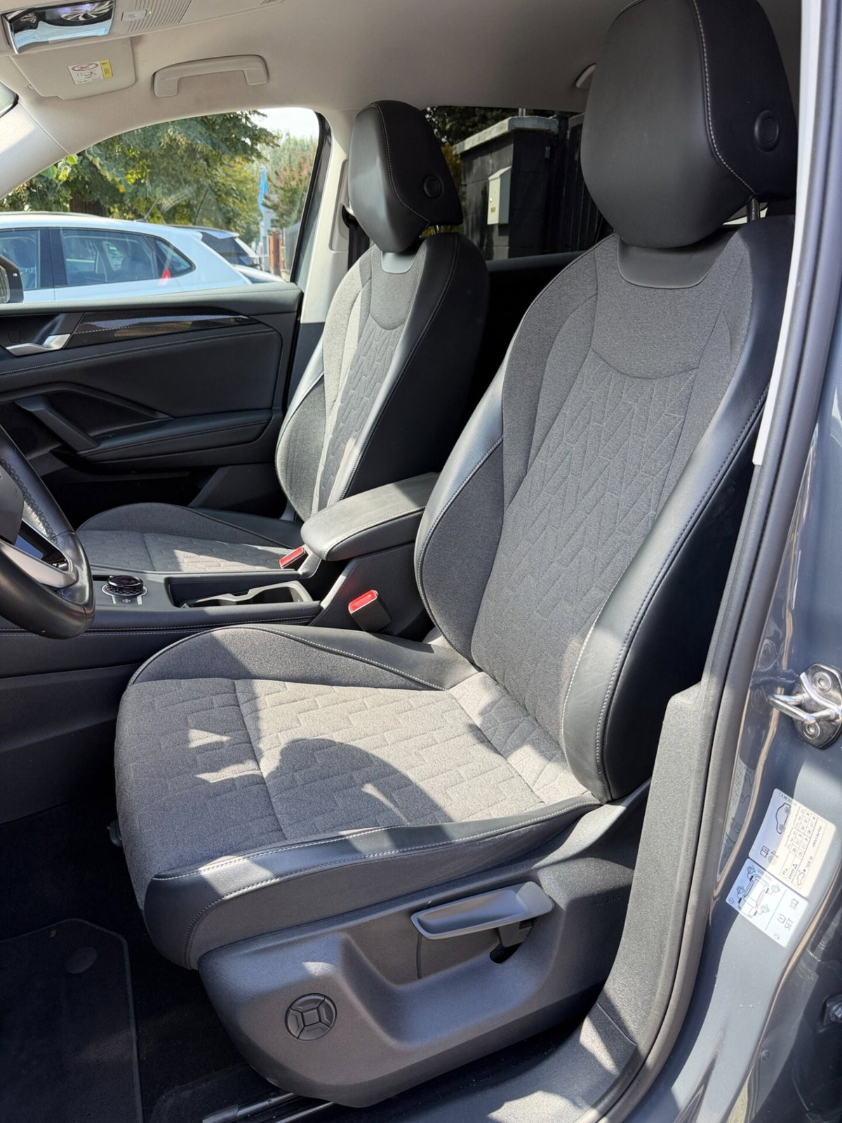 Volkswagen Tiguan 2.0 tdi Edition 150cv dsg (9)