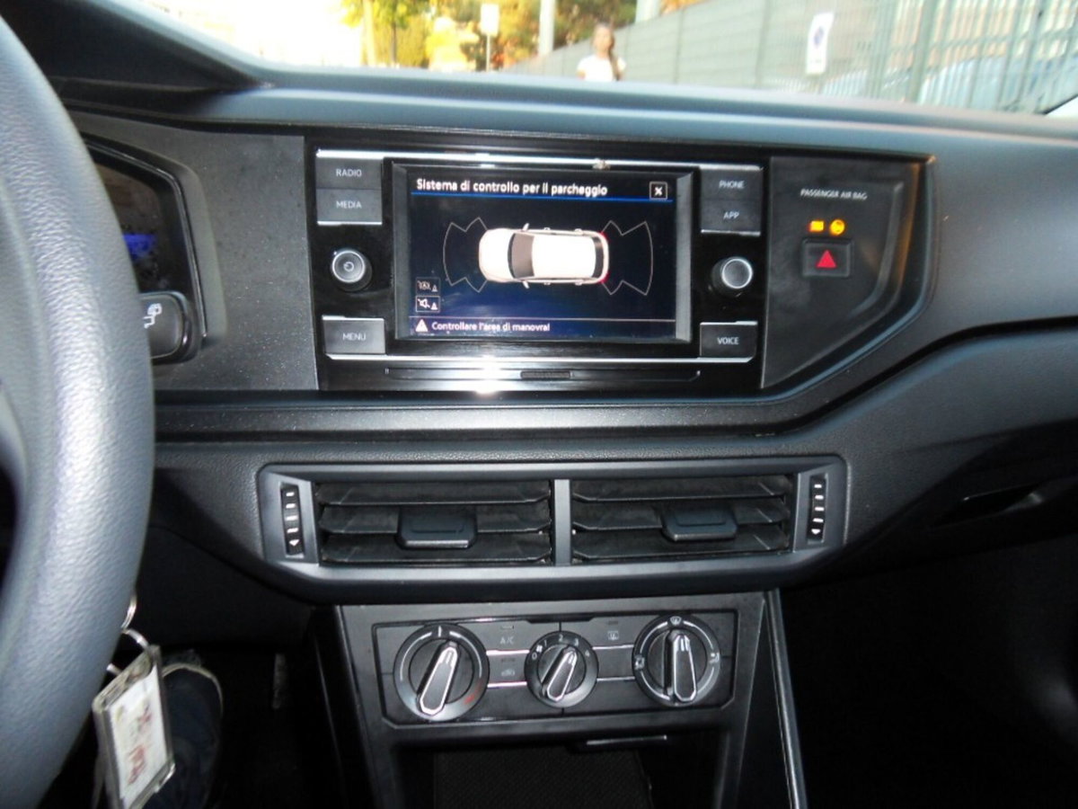Volkswagen Taigo 1.0 tsi Life 95cv (10)