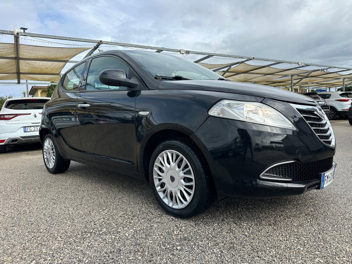 Lancia Ypsilon 1.2 69 CV 5 porte GPL Ecochic Gold