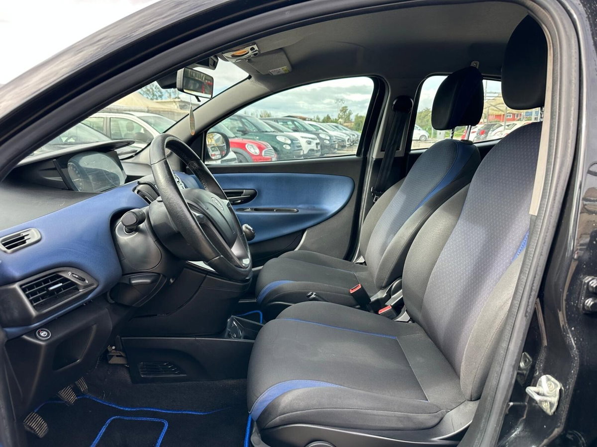 Lancia Ypsilon 1.2 69 CV 5 porte GPL Ecochic Gold (10)