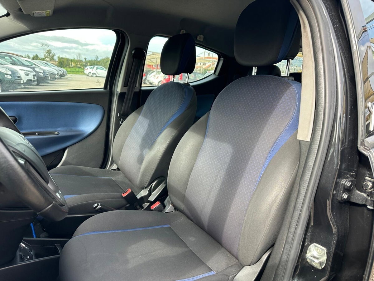 Lancia Ypsilon 1.2 69 CV 5 porte GPL Ecochic Gold (11)