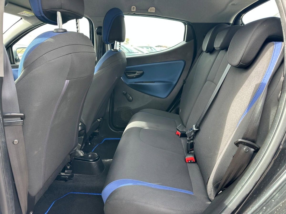 Lancia Ypsilon 1.2 69 CV 5 porte GPL Ecochic Gold (13)