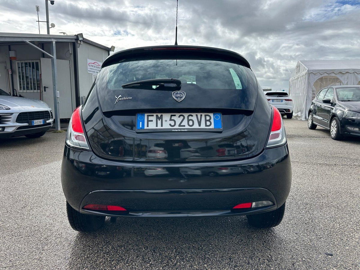 Lancia Ypsilon 1.2 69 CV 5 porte GPL Ecochic Gold (4)