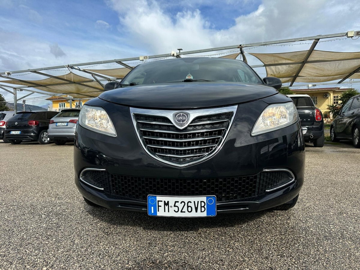 Lancia Ypsilon 1.2 69 CV 5 porte GPL Ecochic Gold (9)