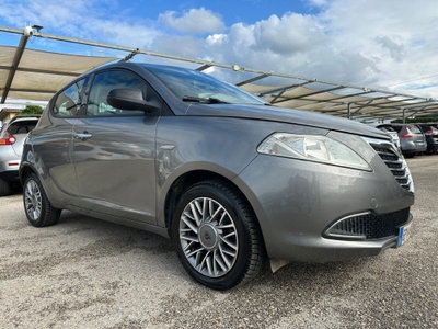 Lancia Ypsilon 1.3 MJT 75 CV Unyca usata