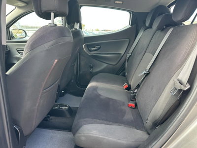 Lancia Ypsilon 1.3 MJT 75 CV Unyca (12)