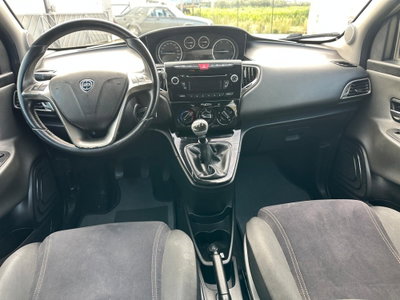 Lancia Ypsilon 1.3 MJT 75 CV Unyca (13)