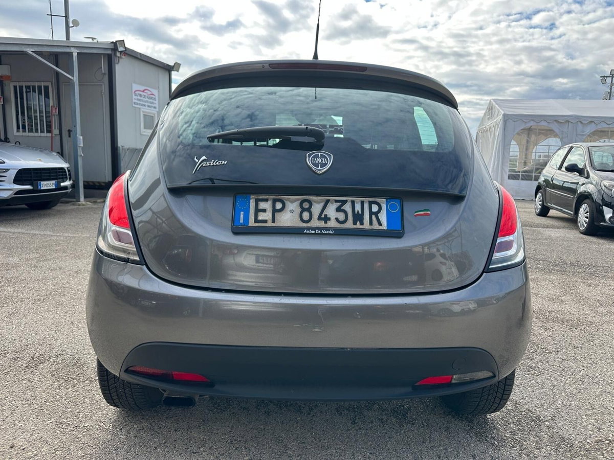 Lancia Ypsilon 1.3 MJT 75 CV Unyca (5)