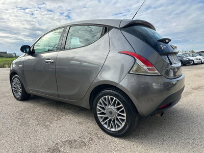 Lancia Ypsilon 1.3 MJT 75 CV Unyca (6)