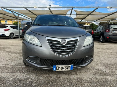 Lancia Ypsilon 1.3 MJT 75 CV Unyca (9)