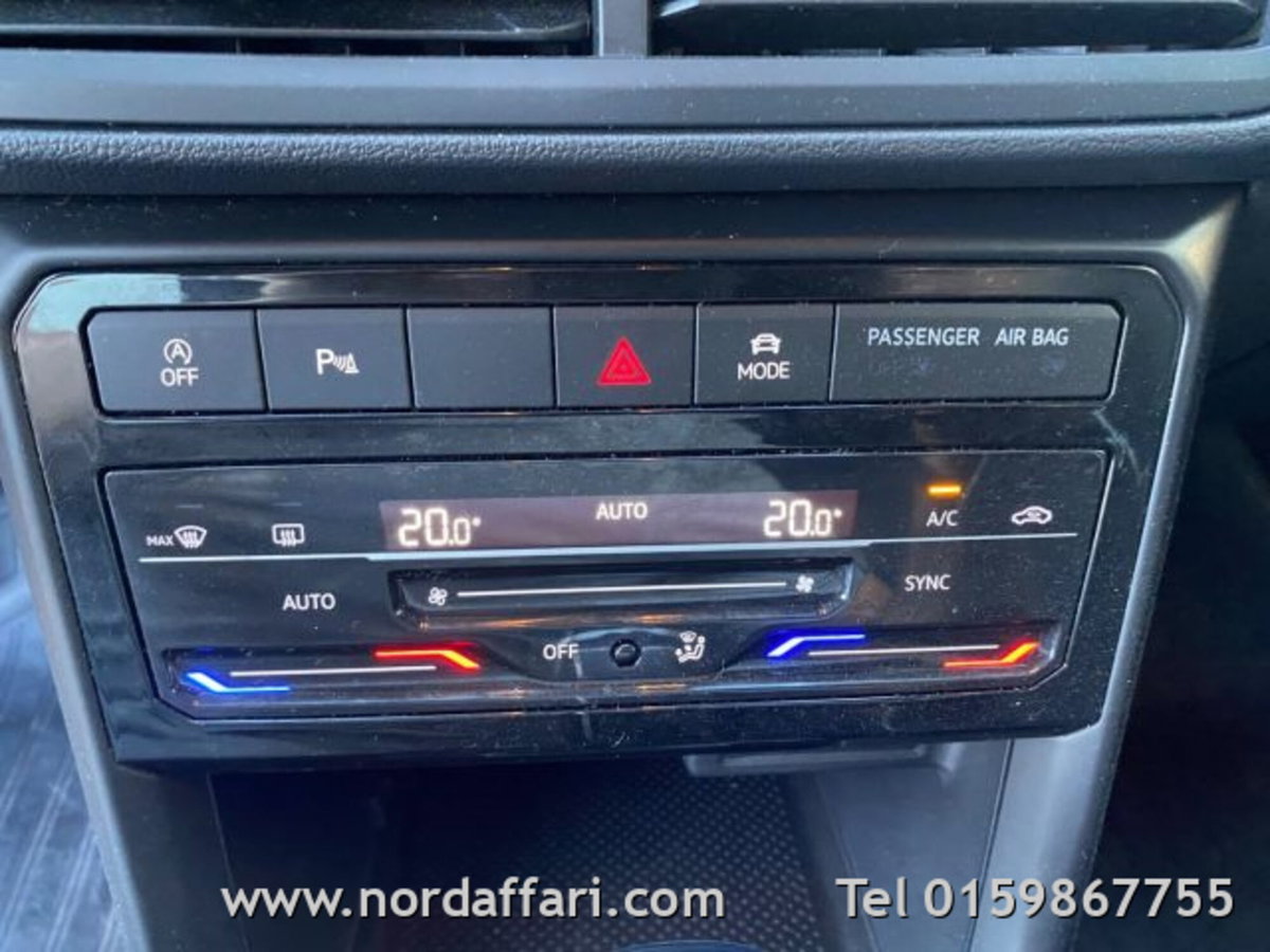 Volkswagen T-Cross 1.0 TSI 110 CV DSG Sport (17)