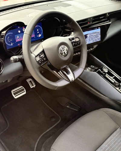 Alfa Romeo Junior 1.2 ibrida Sprint 145cv edct6 (6)