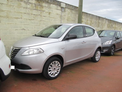 Lancia Ypsilon 0.9 TwinAir 85 CV 5 porte Metano Ecochic Gold usata