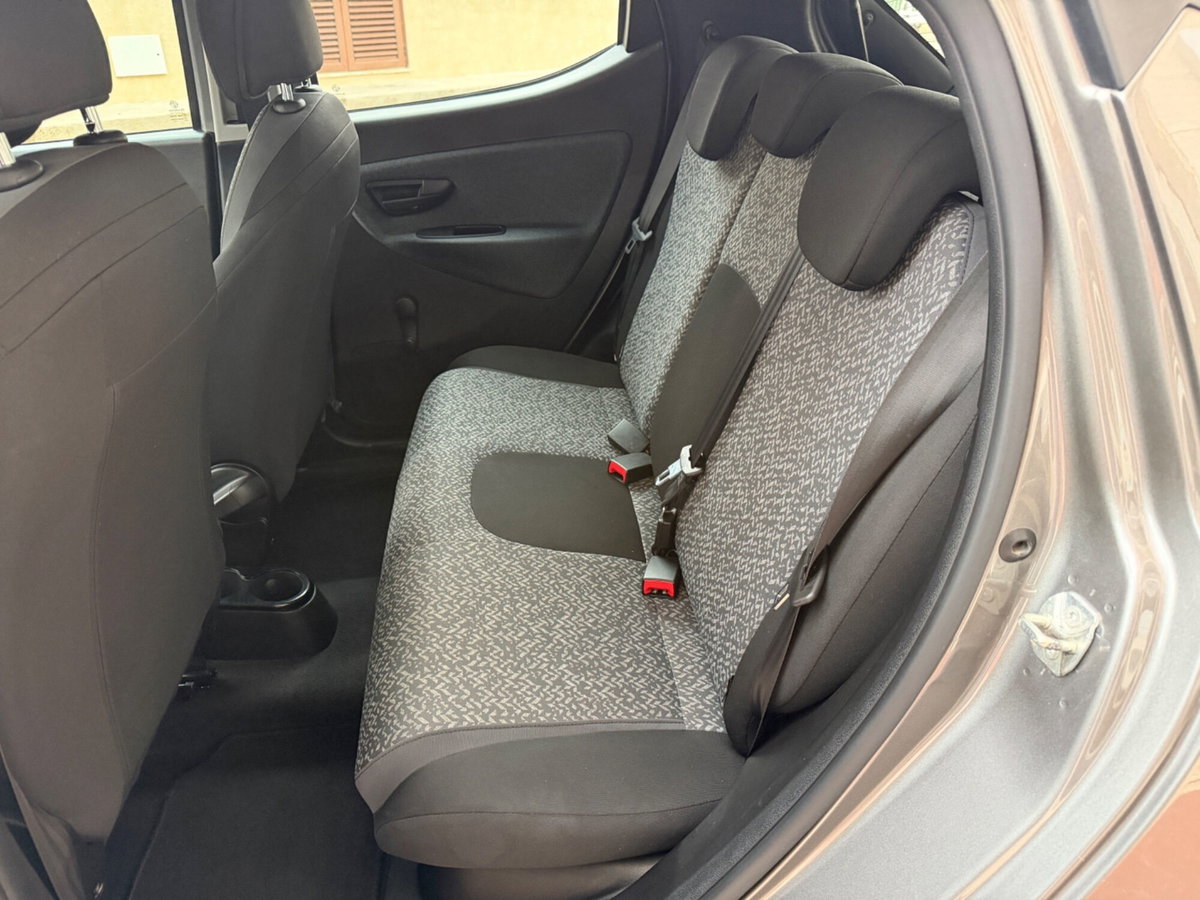 Lancia Ypsilon 1.0 FireFly 5 porte S&S Hybrid Silver Plus (10)