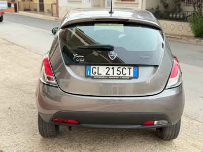 Lancia Ypsilon 1.0 FireFly 5 porte S&S Hybrid Silver Plus (4)
