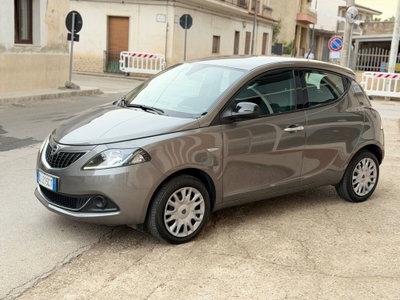 Lancia Ypsilon 1.0 FireFly 5 porte S&S Hybrid Silver Plus (5)