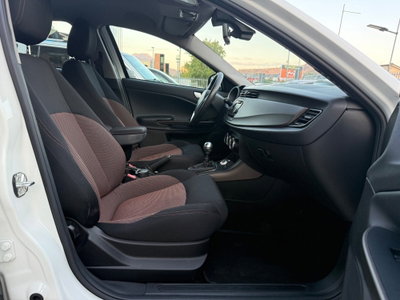 Alfa Romeo Giulietta 1.6 JTDm-2 Distinctive (13)