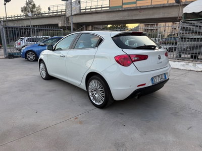 Alfa Romeo Giulietta 1.6 JTDm-2 Distinctive (7)