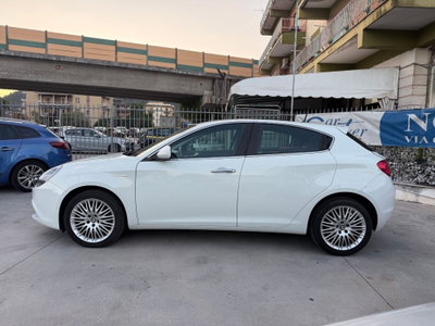 Alfa Romeo Giulietta 1.6 JTDm-2 Distinctive (8)