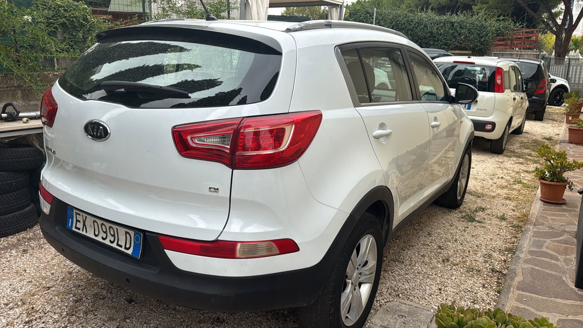Kia Sportage 1.7 CRDI VGT 2WD Active (2)